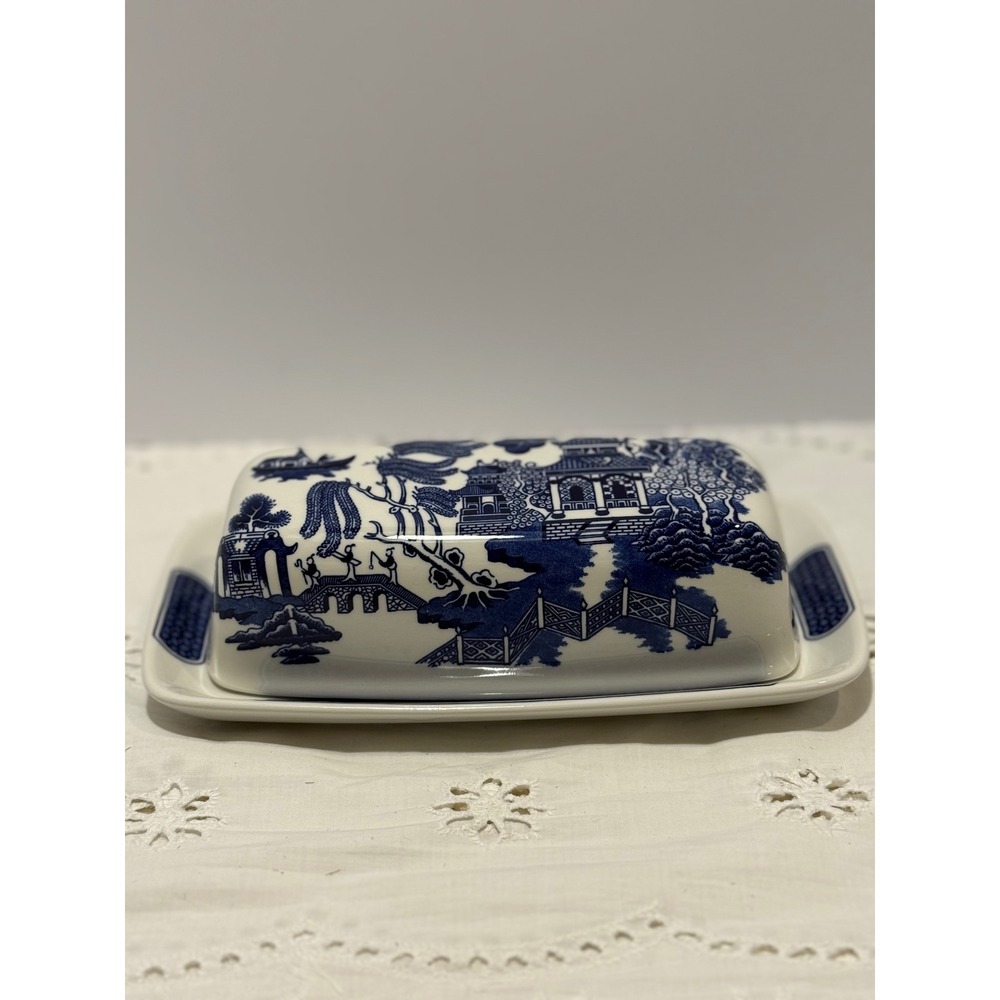 Churchill of England Blue Willow Covered Butter Dish Ceramic Staffordshire NIB